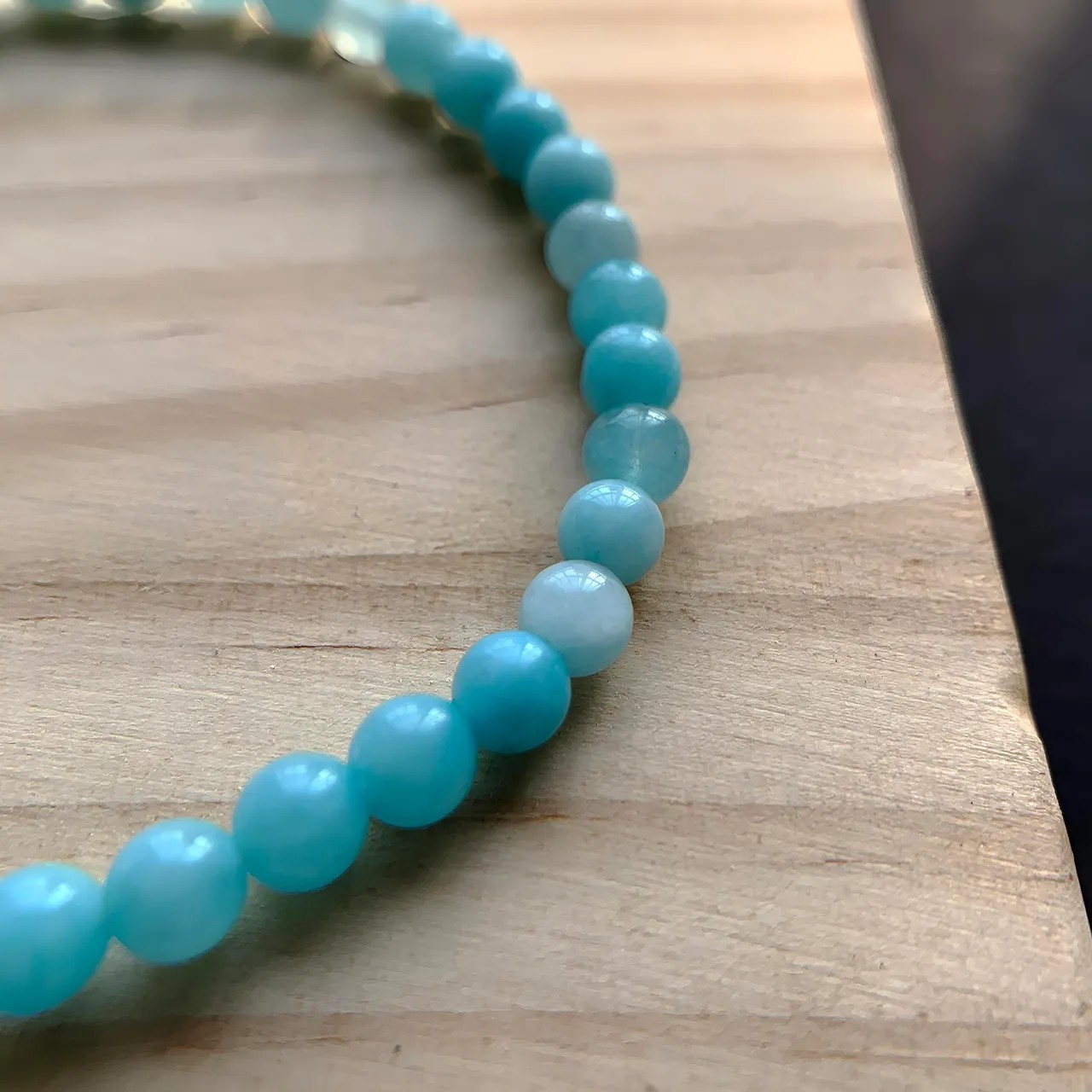 Aquamarine bracelet 4mm detail