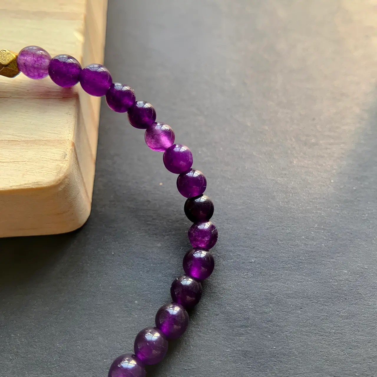 Amethyst Bracelet 4mm Detail