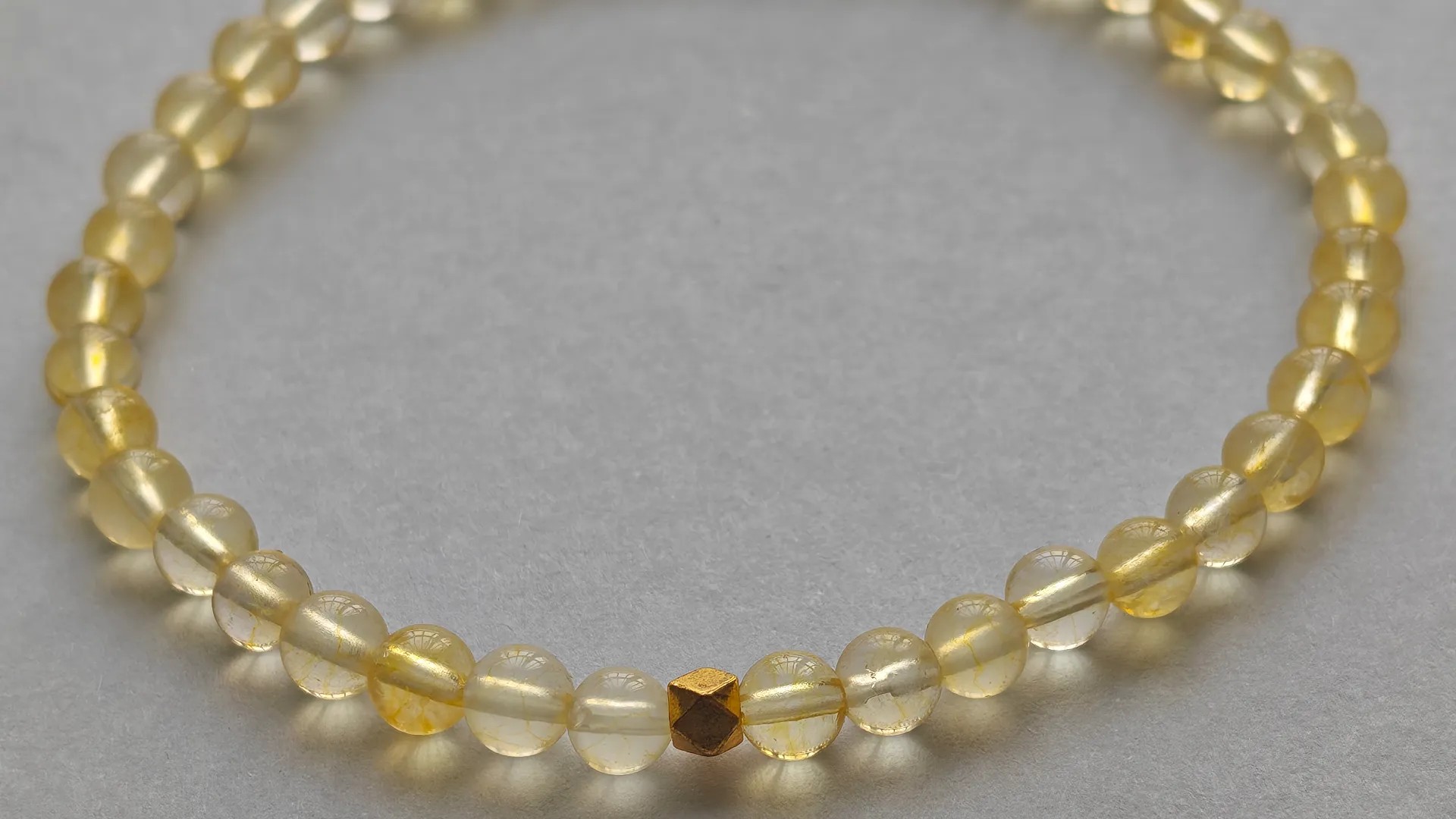 Citrine vs Topaz: How to Tell Them Apart